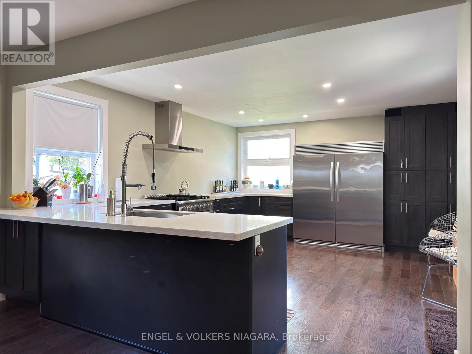 61 Hamilton Street, St. Catharines, Ontario  L2S 1K8 - Photo 7 - X13691588