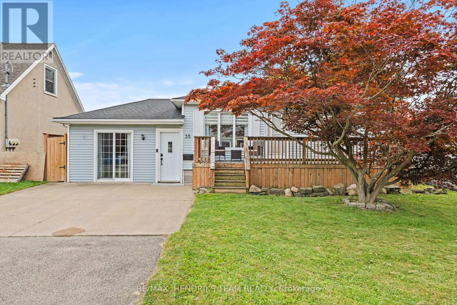 35 Kinsey Street, St. Catharines, Ontario  L2S 1C9 - Photo 2 - X13691646