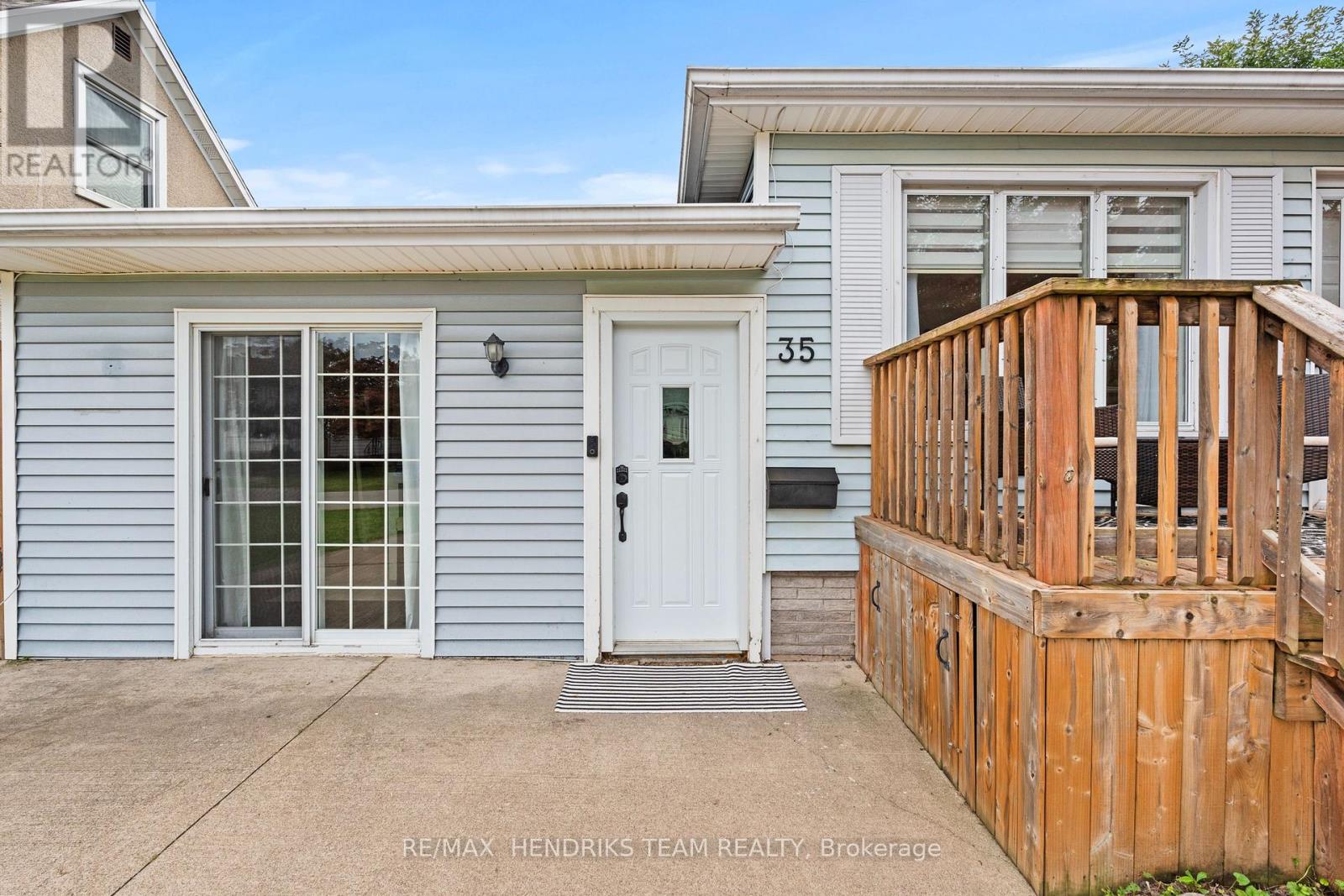 35 Kinsey Street, St. Catharines, Ontario  L2S 1C9 - Photo 3 - X13691646