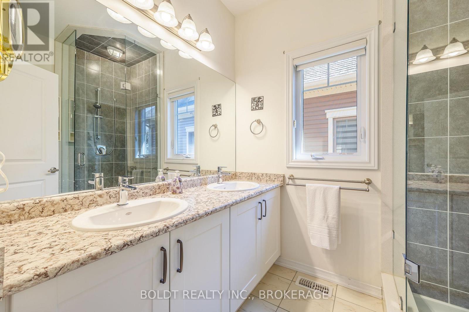 35 Cosmopolitan Common, St. Catharines, Ontario  L2M 0B8 - Photo 15 - X13691738