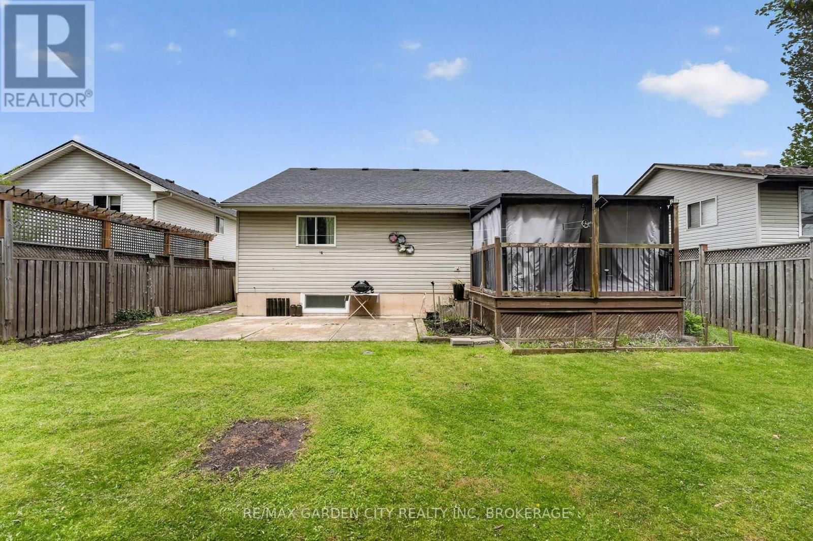11 Rochelle Crescent, Fort Erie, Ontario  L0S 1N0 - Photo 33 - X13691898