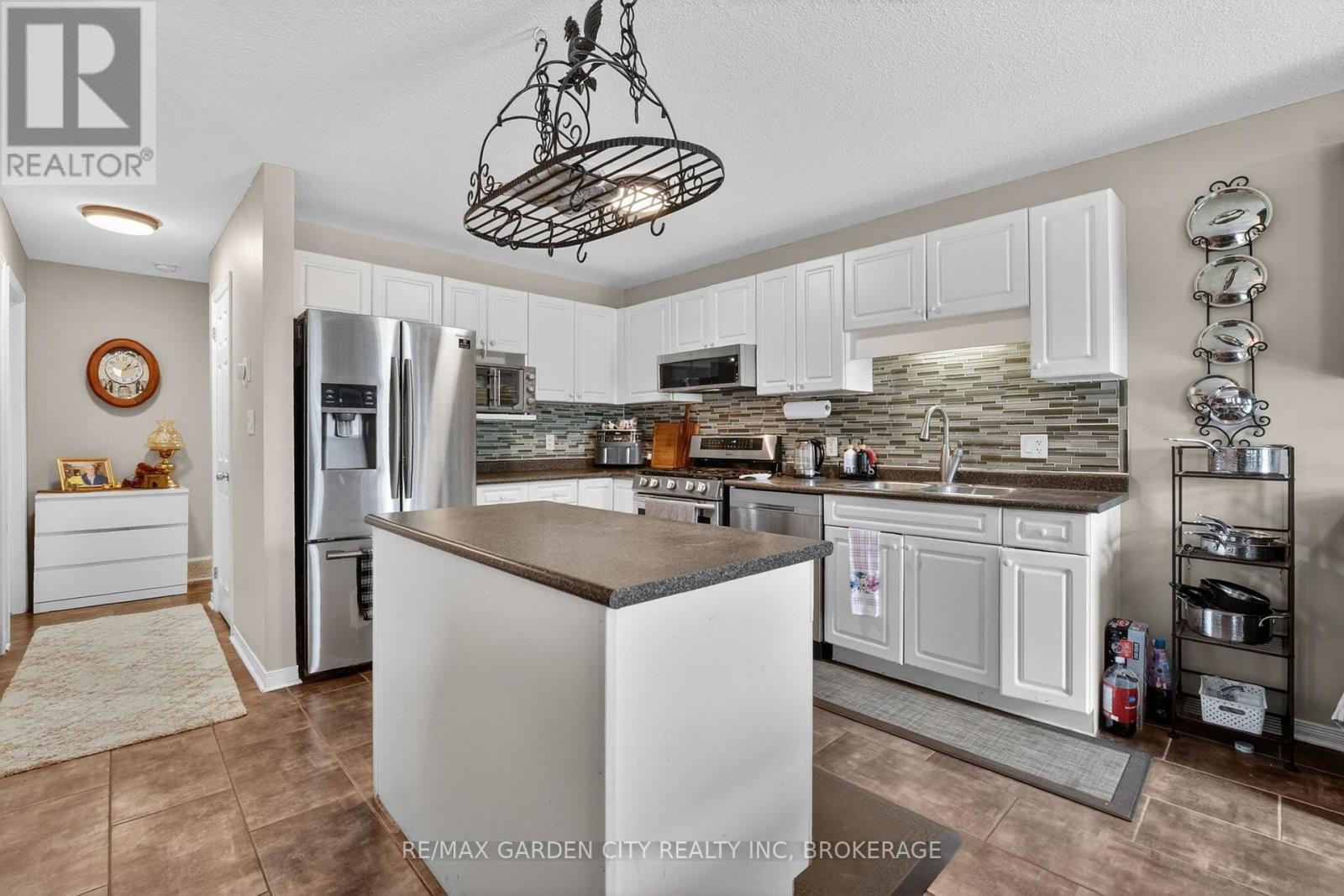 11 Rochelle Crescent, Fort Erie, Ontario  L0S 1N0 - Photo 8 - X13691898