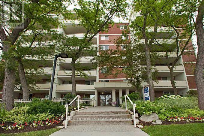 302 - 4982 CHRYSLER AVENUE, Niagara Falls, Ontario