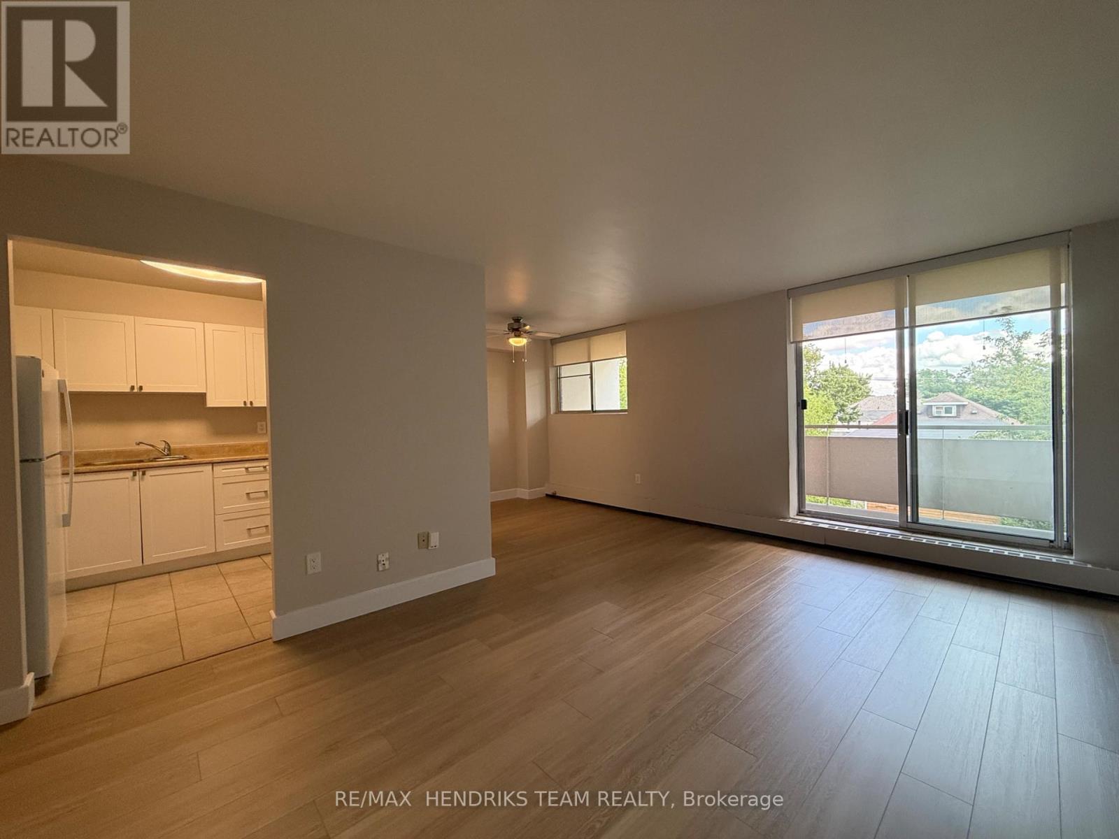 302 - 4982 Chrysler Avenue, Niagara Falls, Ontario  L2E 7B4 - Photo 6 - X13694868