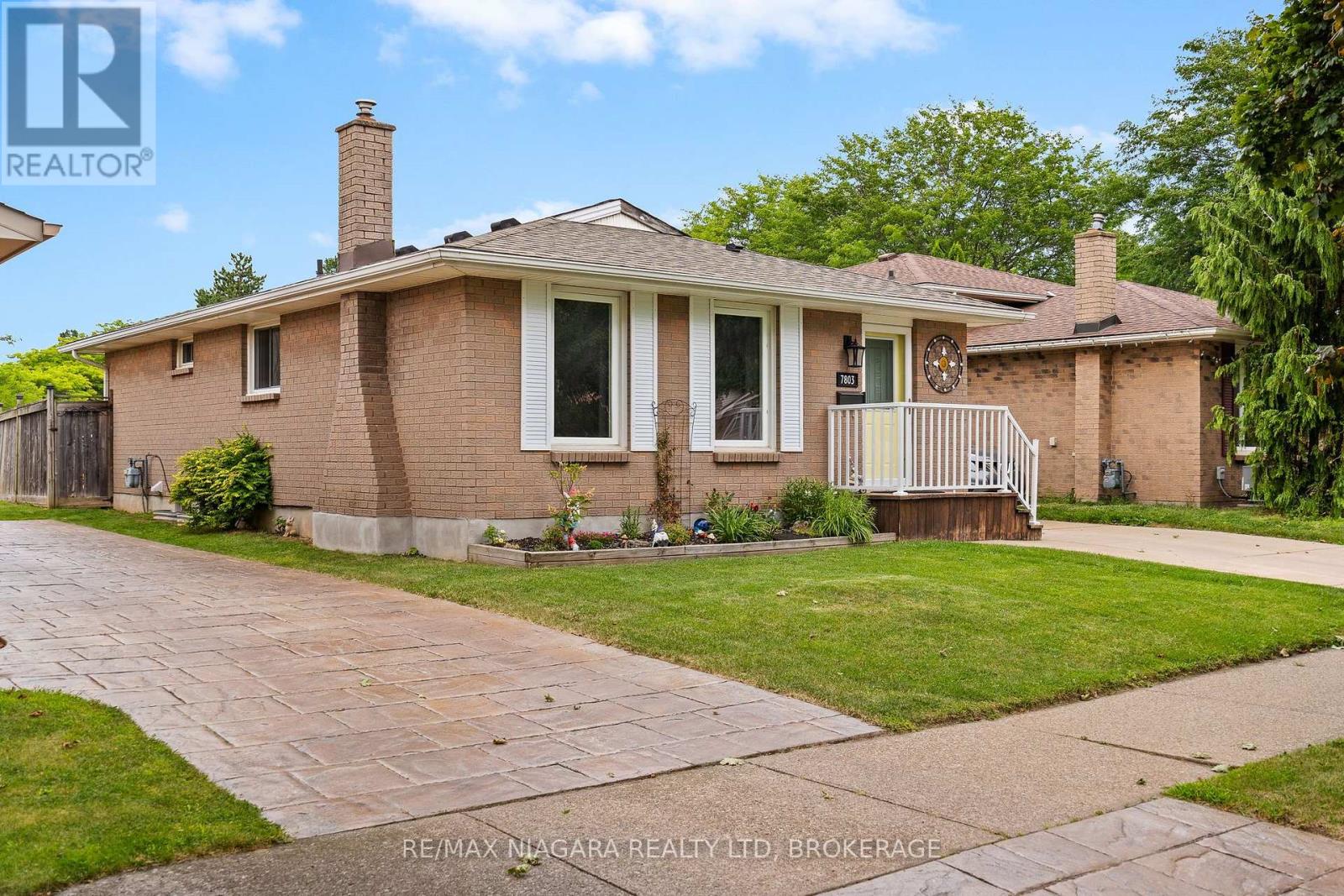 7803 Salisbury Place, Niagara Falls, Ontario  L2H 2N1 - Photo 3 - X13695330