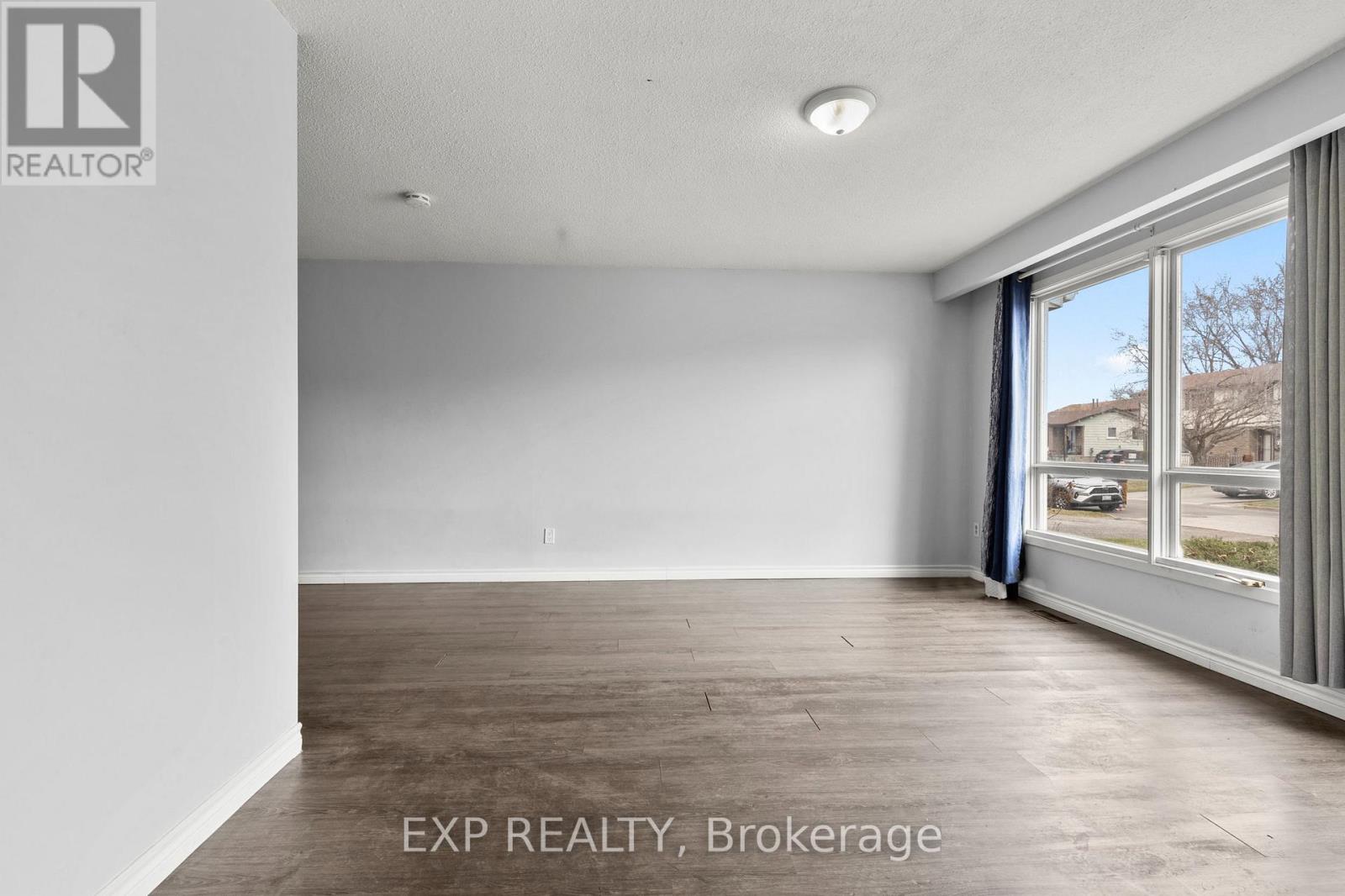 20 Canterbury Drive, St. Catharines, Ontario  L2P 3M7 - Photo 2 - X13695384