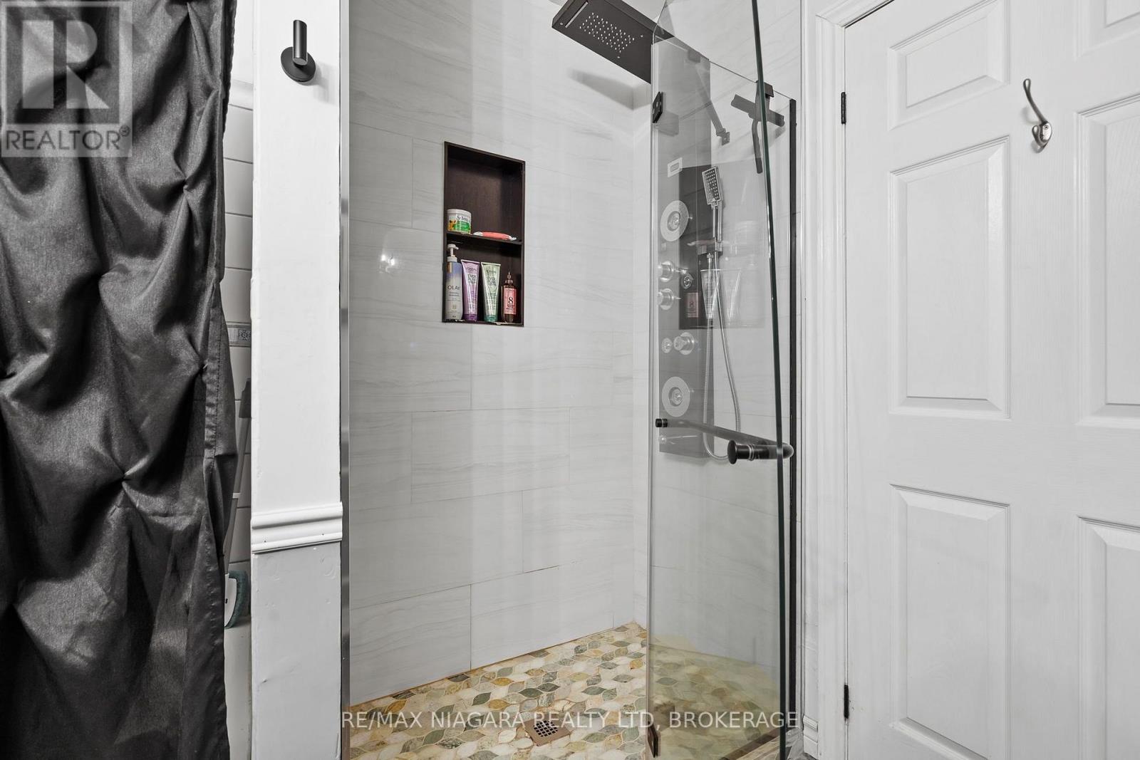 1470 Killaly Street E, Port Colborne, Ontario  L3K 5V3 - Photo 17 - X13696096