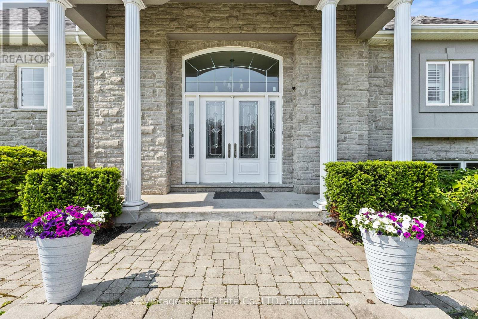 3689 Cardinal Drive, Niagara Falls, Ontario  L2H 2Y1 - Photo 4 - X13696206