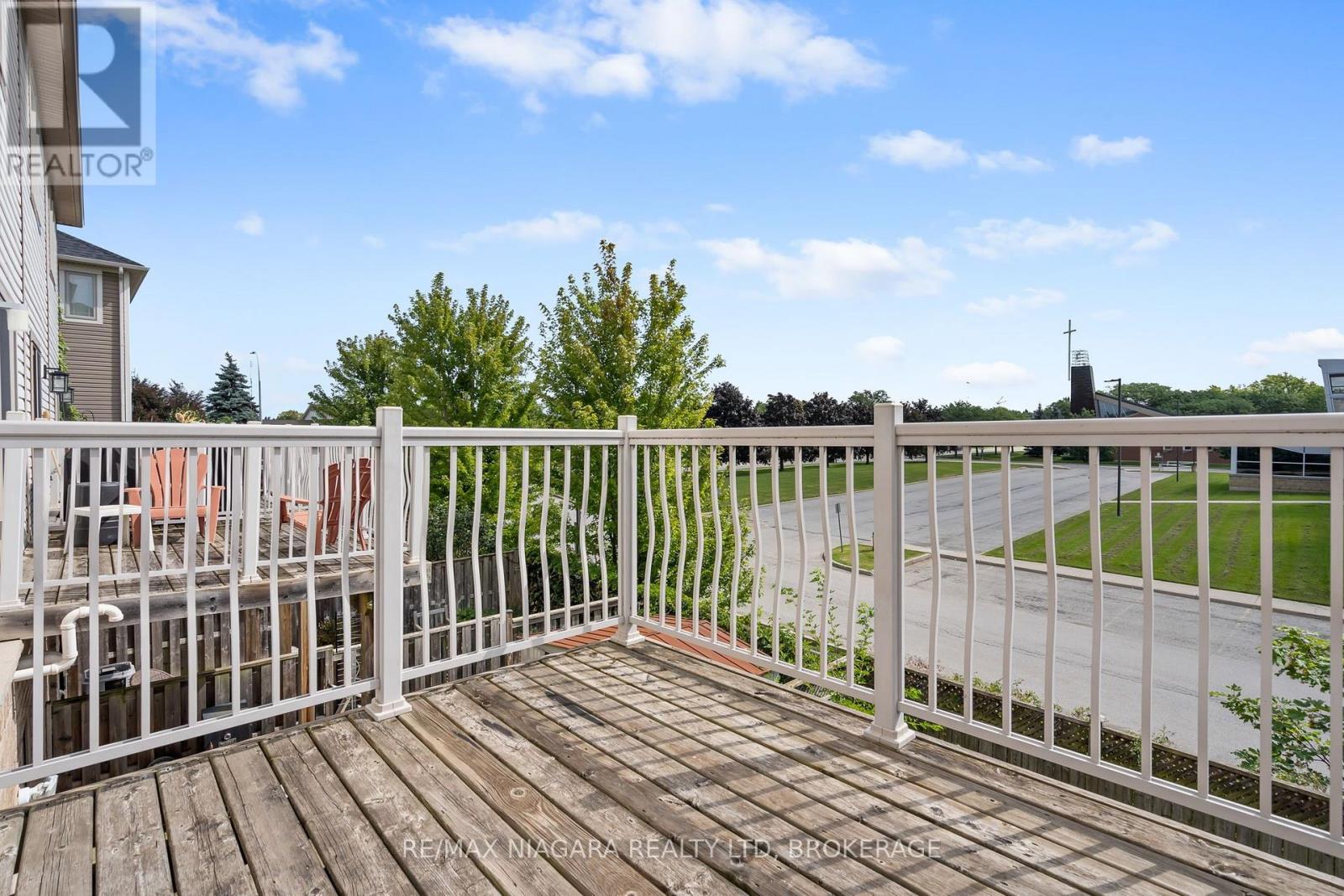 15 Hemlock Way, Grimsby, Ontario  L3M 0A7 - Photo 13 - X13697010