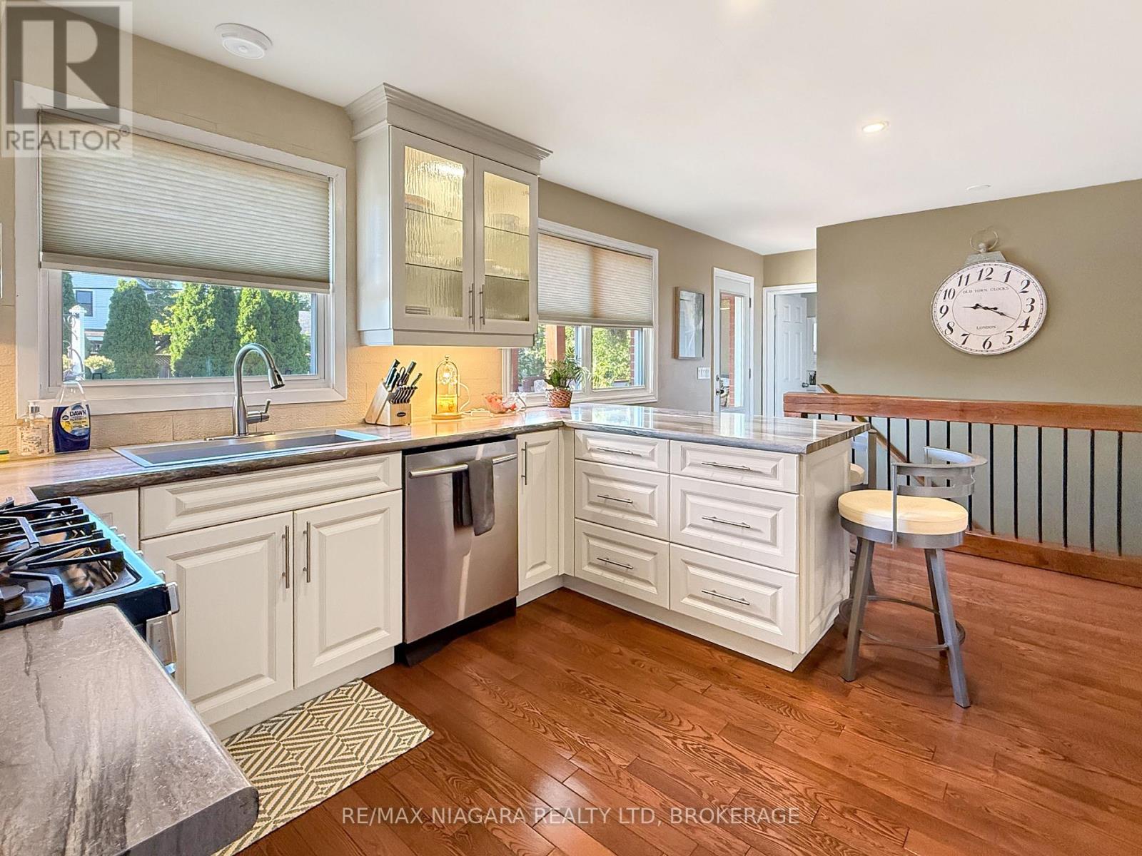 27 Lindbergh Drive, Fort Erie, Ontario  L2A 2Z5 - Photo 10 - X13697050