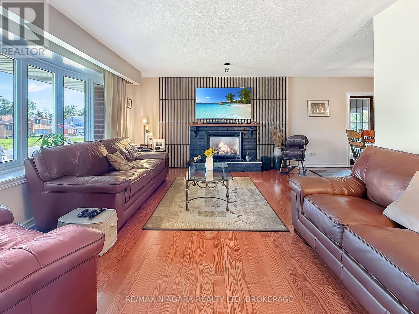27 Lindbergh Drive, Fort Erie, Ontario  L2A 2Z5 - Photo 4 - X13697050