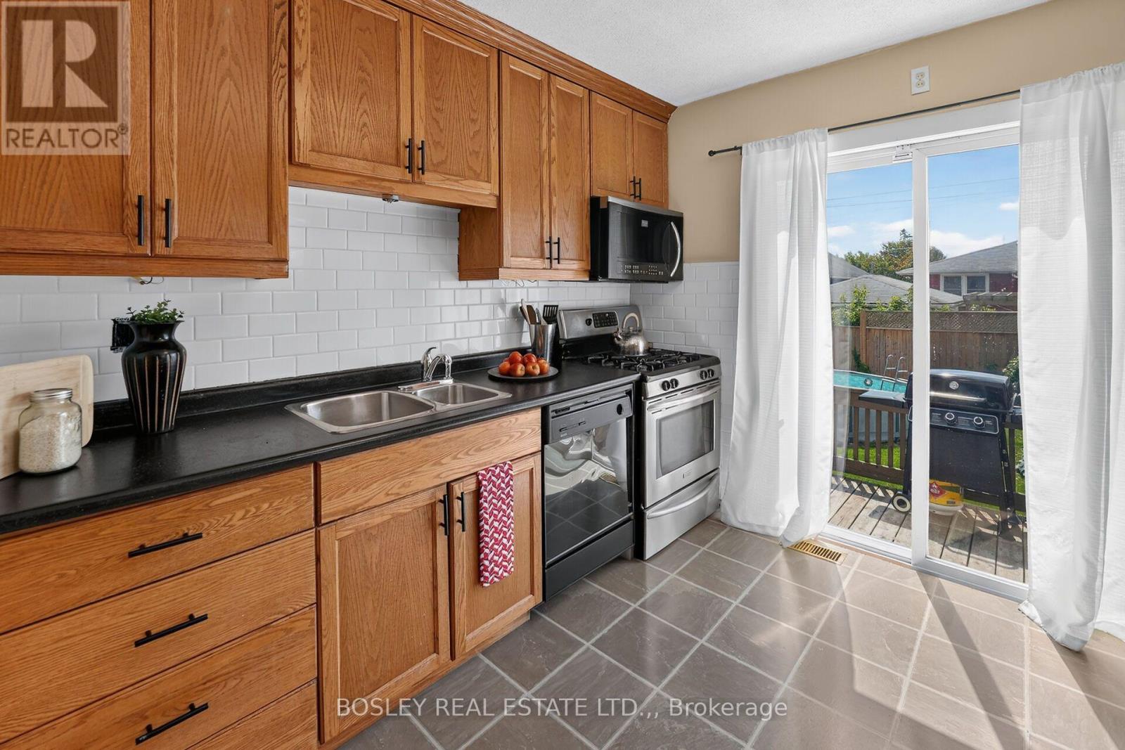 65 Christmas Street, Port Colborne, Ontario  L3K 1M4 - Photo 14 - X13697904