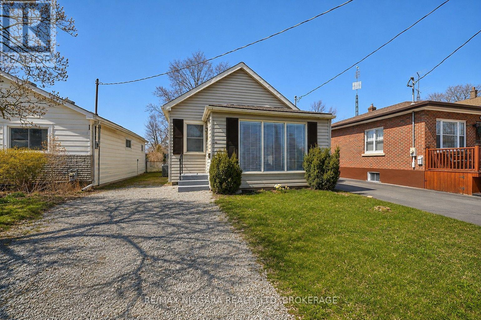 44 CHURCHILL STREET, St. Catharines, Ontario