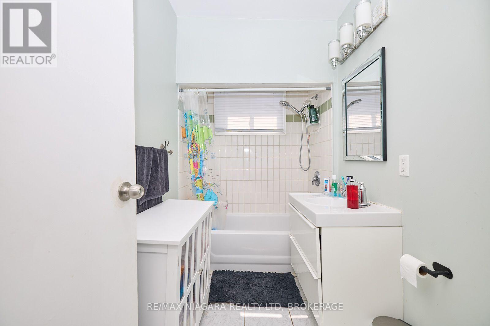 44 Churchill Street, St. Catharines, Ontario  L2S 2P5 - Photo 14 - X13698218