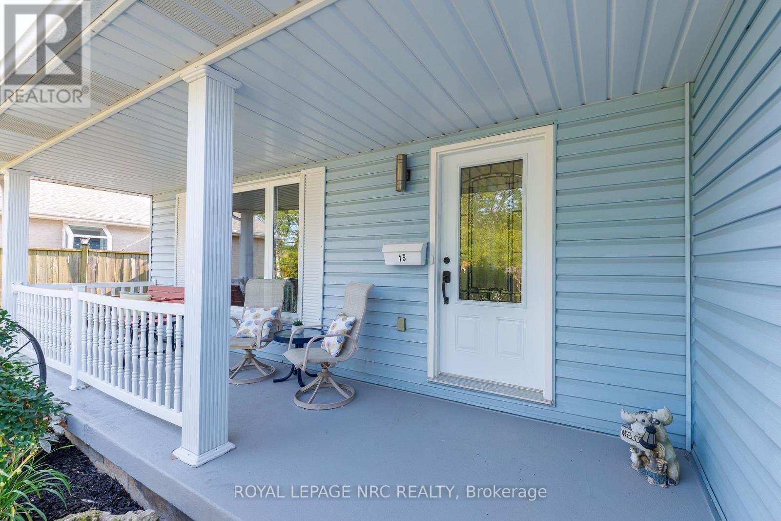 15 Foxhill Crescent, St. Catharines, Ontario  L2S 3T9 - Photo 2 - X13698380