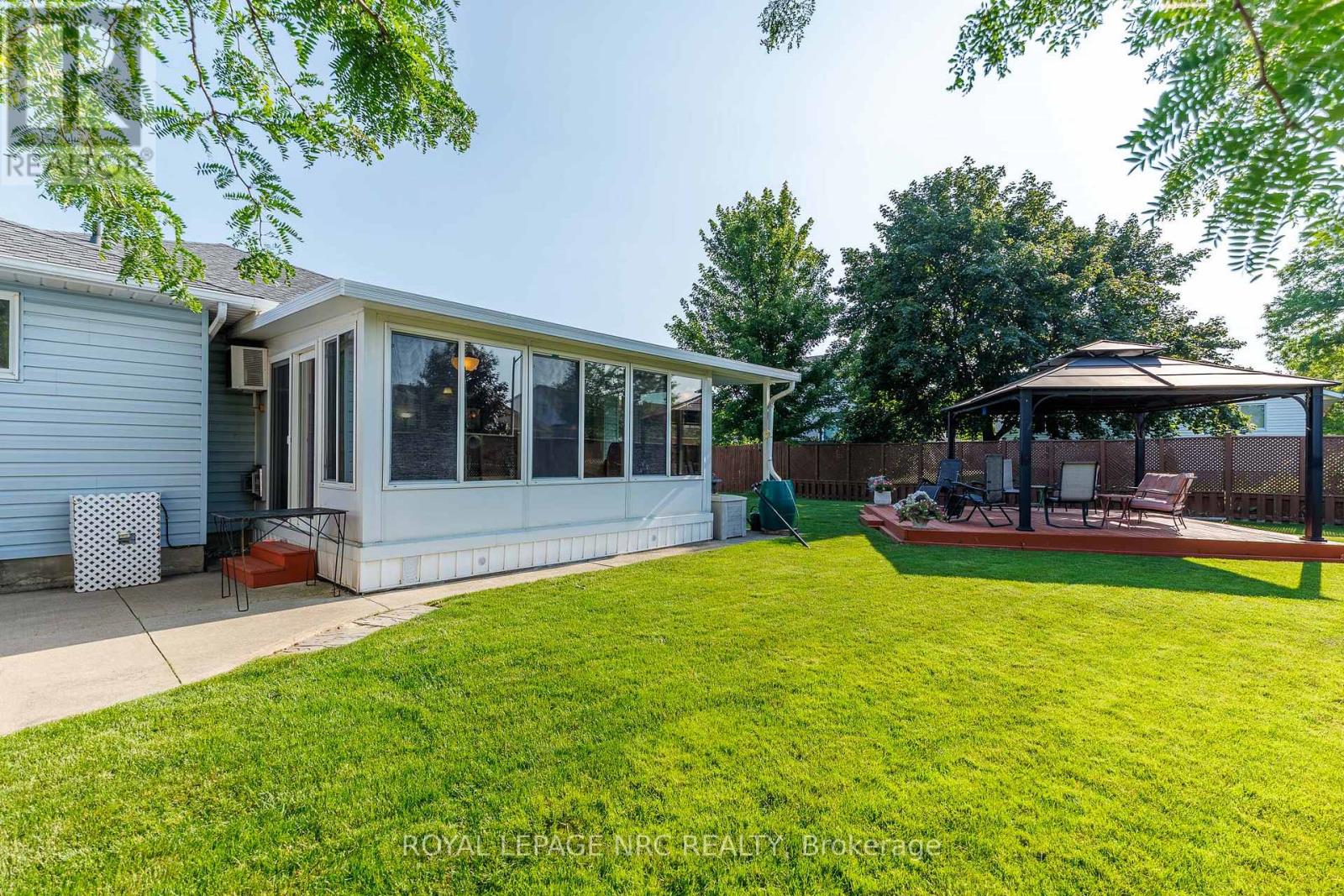 15 Foxhill Crescent, St. Catharines, Ontario  L2S 3T9 - Photo 4 - X13698380