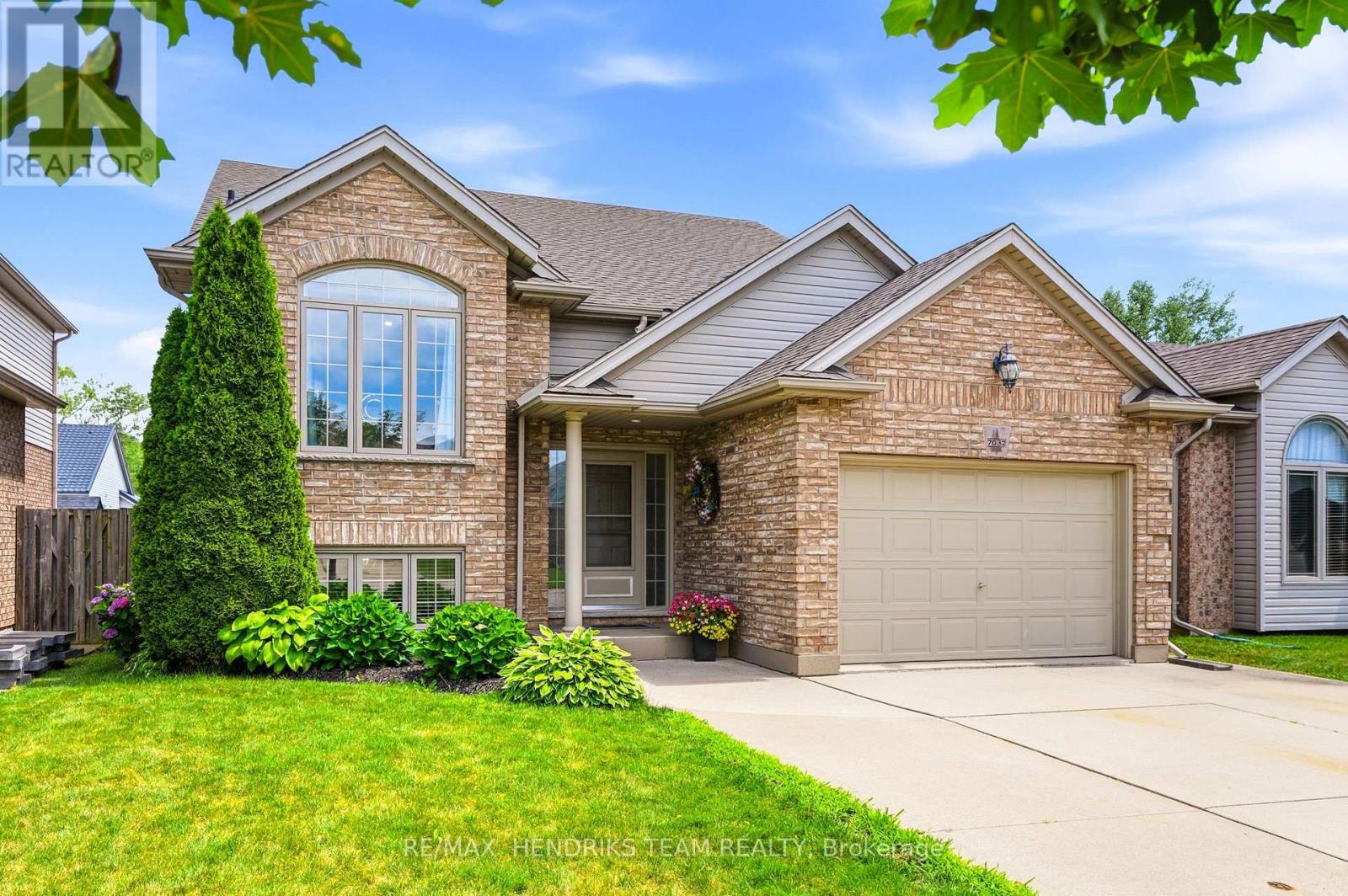 7032 KELLY DRIVE, Niagara Falls, Ontario