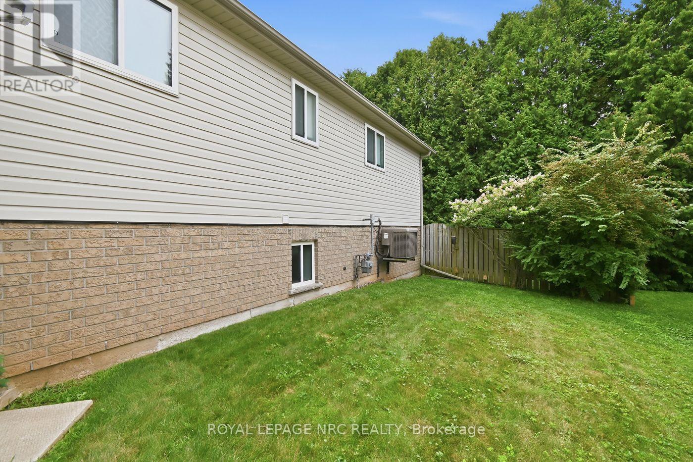 73 Rolling Meadows Boulevard, Pelham, Ontario  L3E 0N2 - Photo 39 - X13698618
