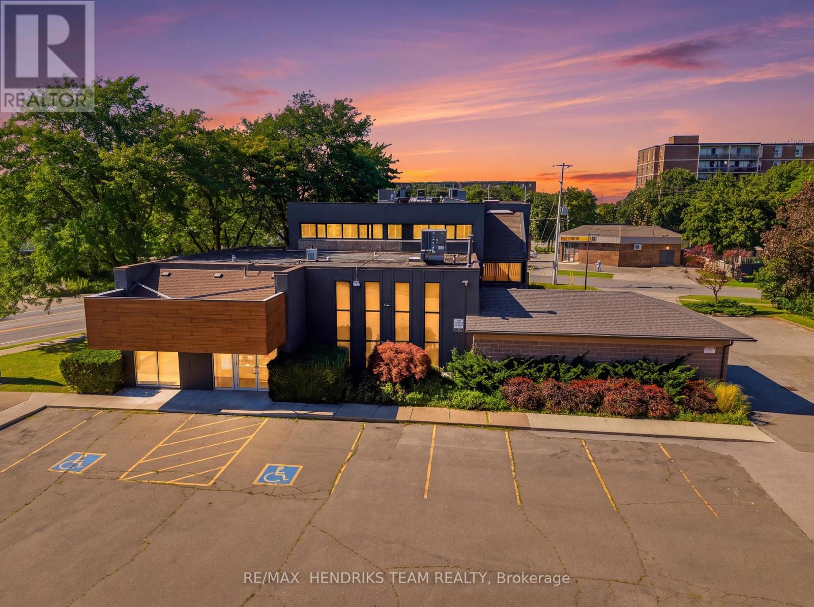 320 VINE STREET, St. Catharines, Ontario