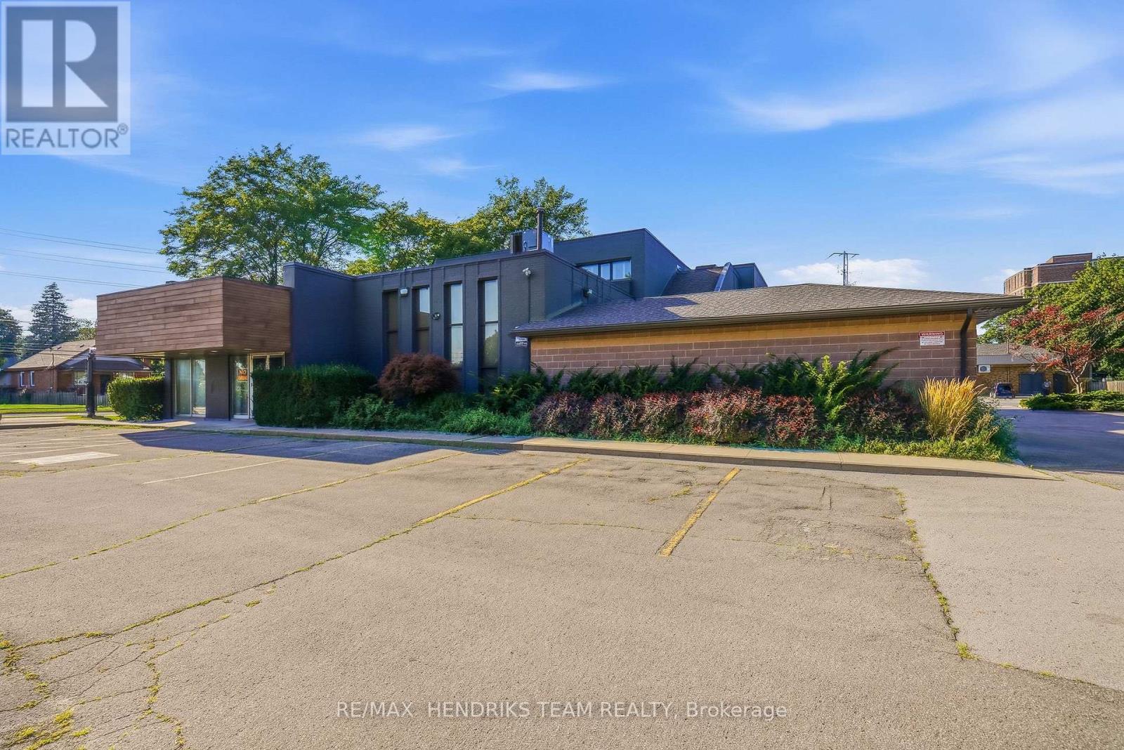 320 Vine Street, St. Catharines, Ontario  L2M 4T3 - Photo 4 - X13698716