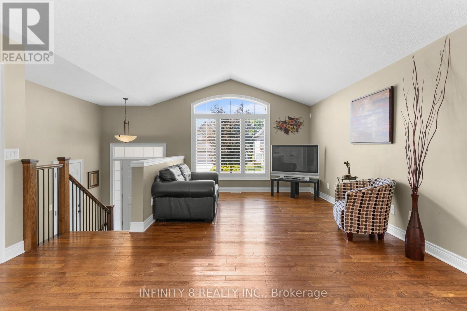 10 Sapphire Court, St. Catharines, Ontario  L2M 0A4 - Photo 5 - X13698746