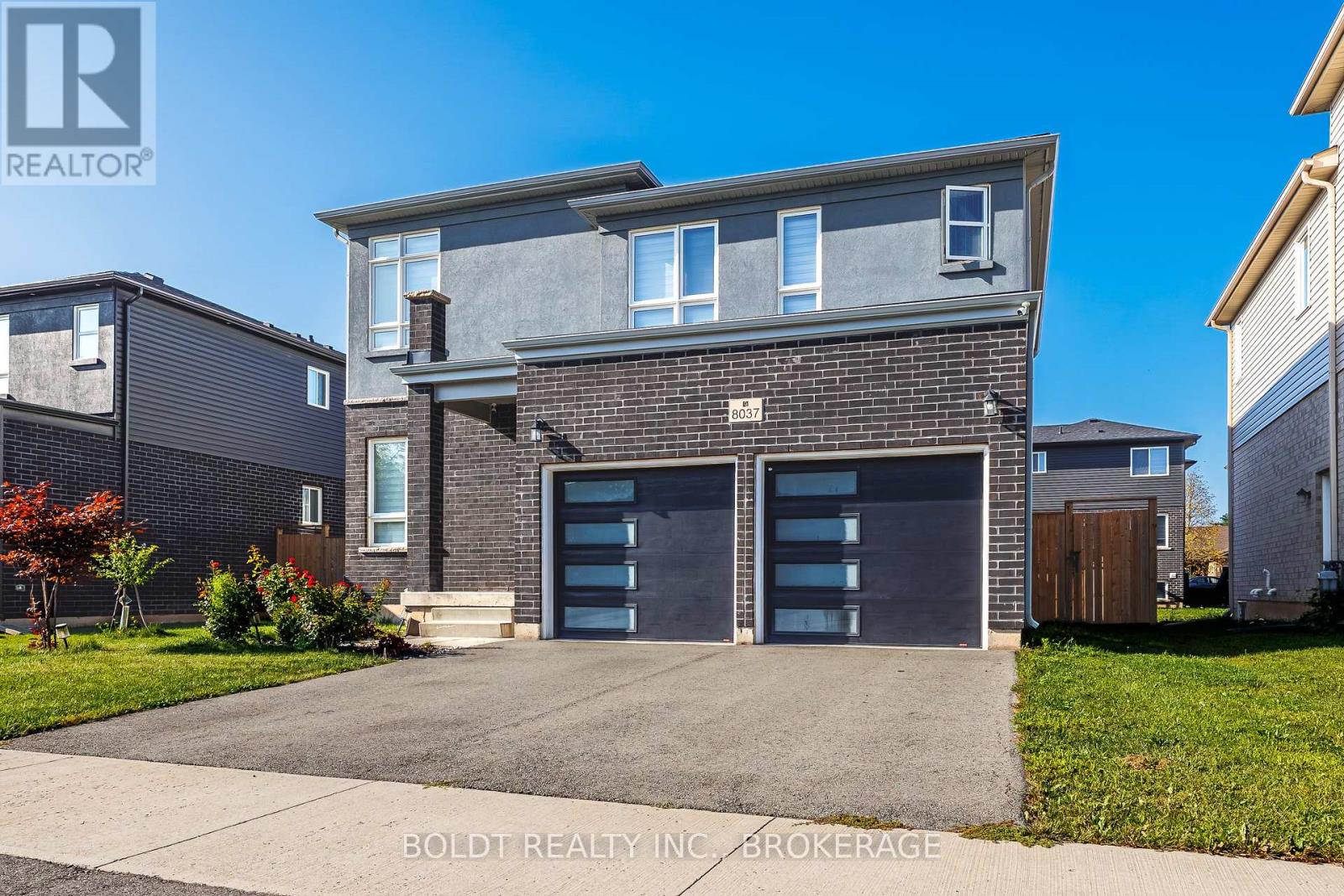 8037 Brookside Drive, Niagara Falls, Ontario  L2H 3T9 - Photo 2 - X13698778