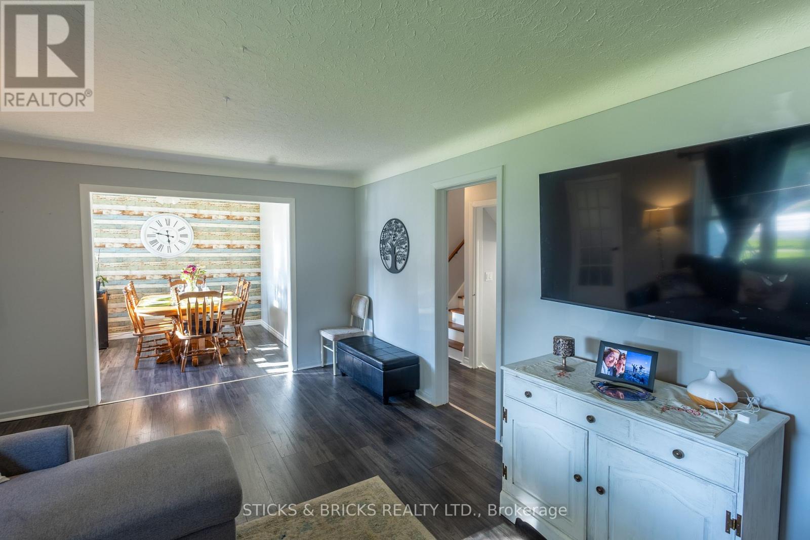 6088 Dorchester Road, Niagara Falls, Ontario  L2G 5T2 - Photo 10 - X13698948