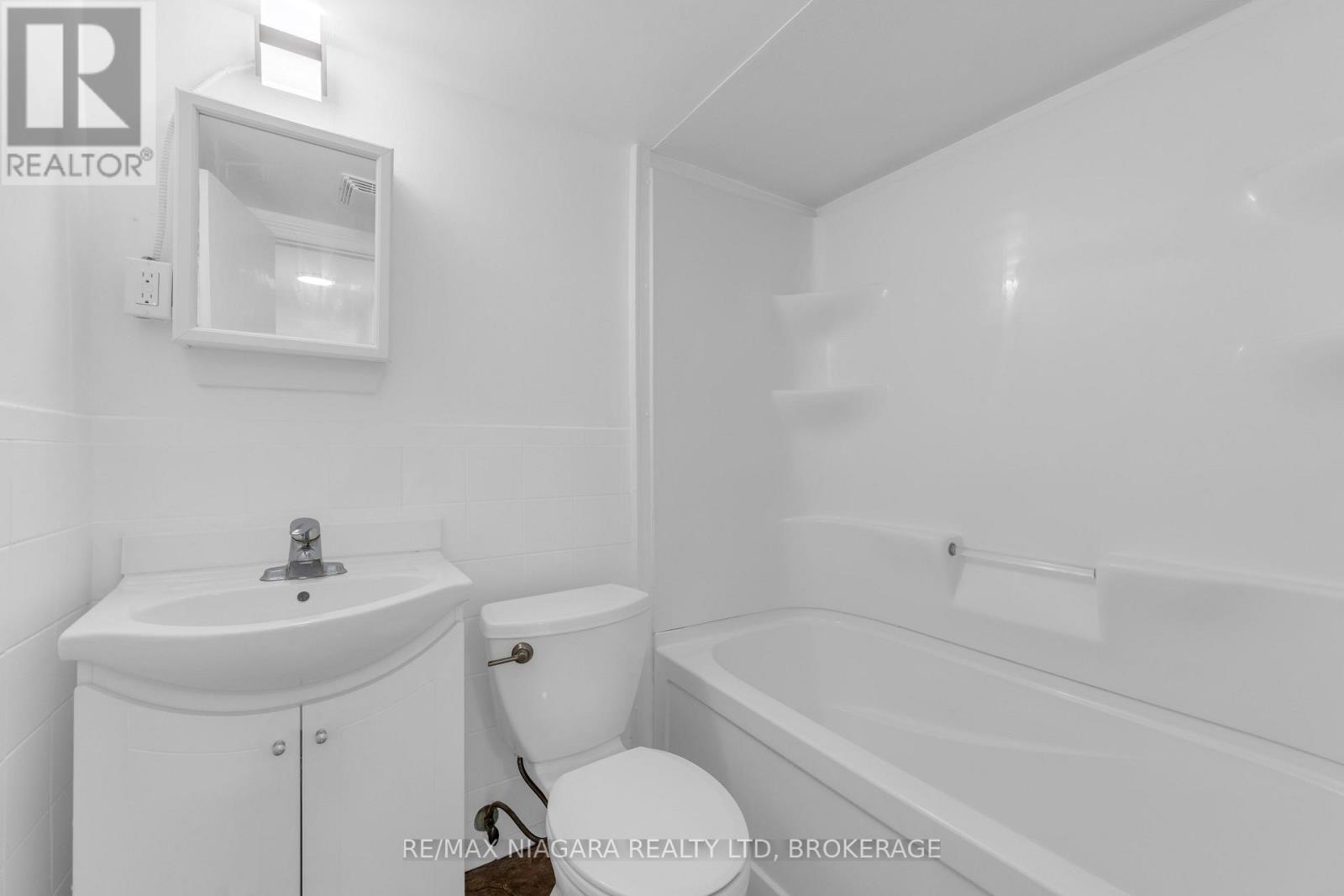 25 - 452 Carlton Street, St. Catharines, Ontario  L2M 4X1 - Photo 8 - X13699042