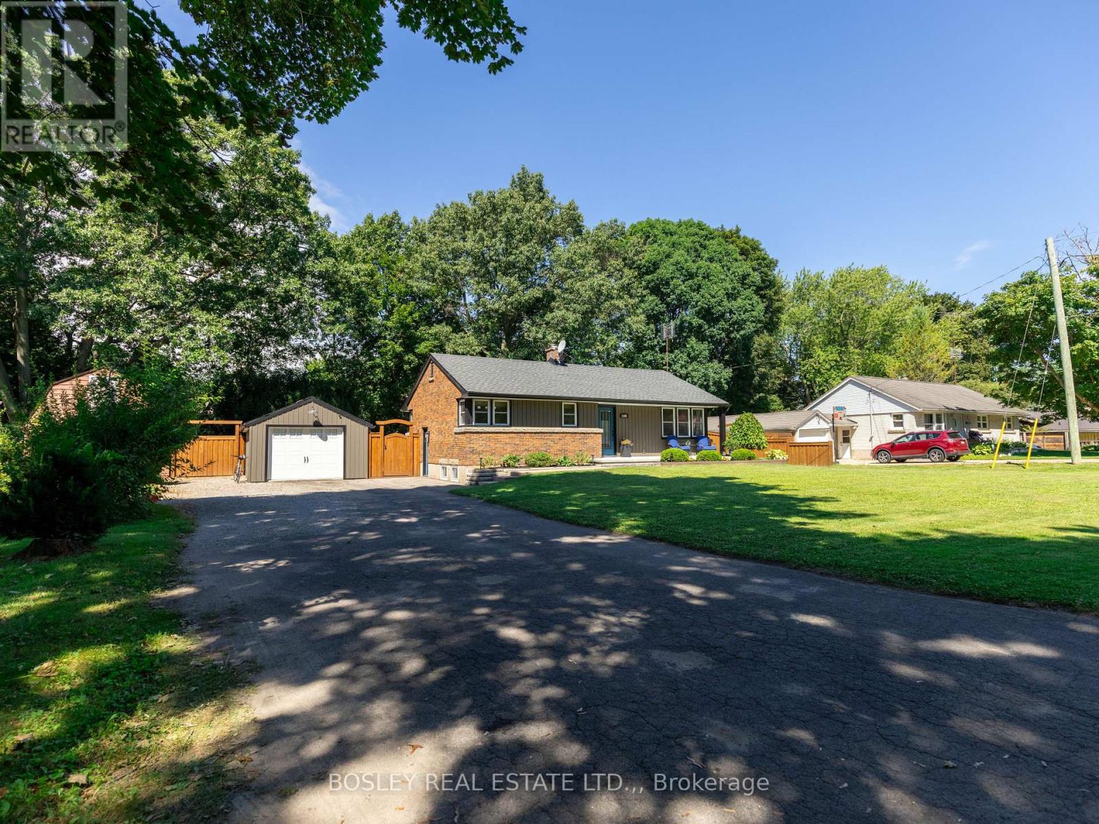 1180 Sunset Drive, Pelham, Ontario  L0S 1C0 - Photo 2 - X13699096