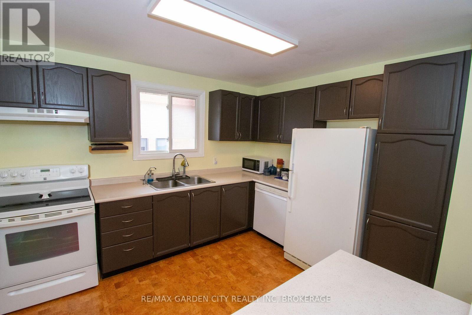 93 Northwood Drive, Welland, Ontario  L3C 6S3 - Photo 18 - X13699194