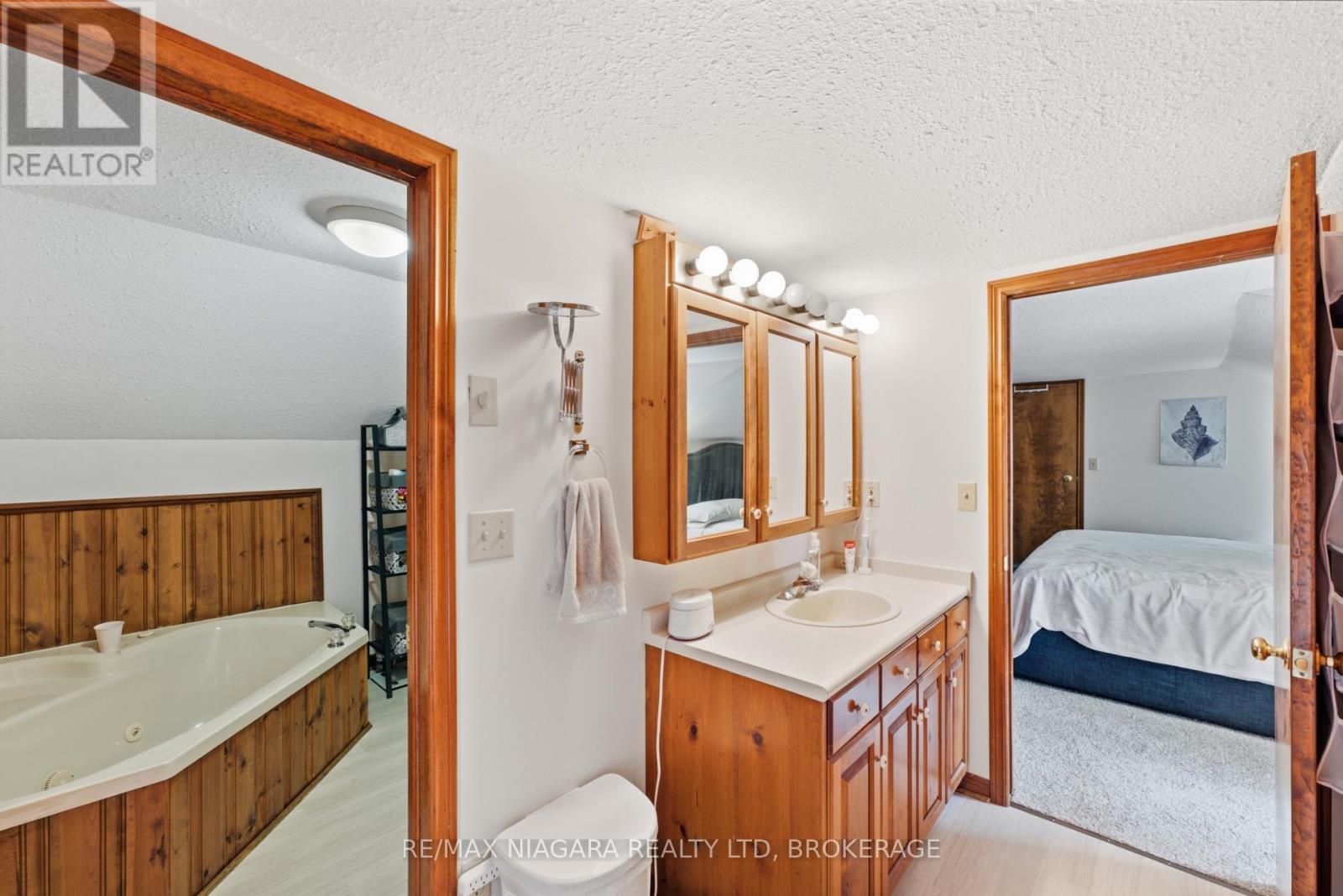 4491 Canborough Road, West Lincoln, Ontario  L0R 2J0 - Photo 18 - X13699814