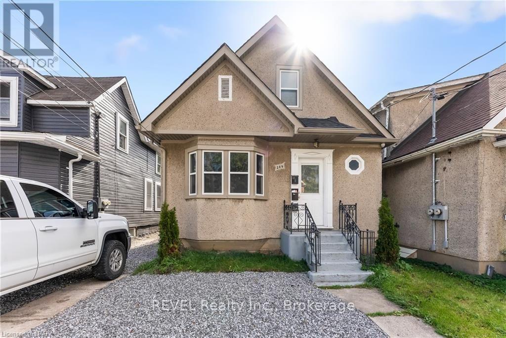 UPPER - 28 DIVISION STREET, St. Catharines, Ontario