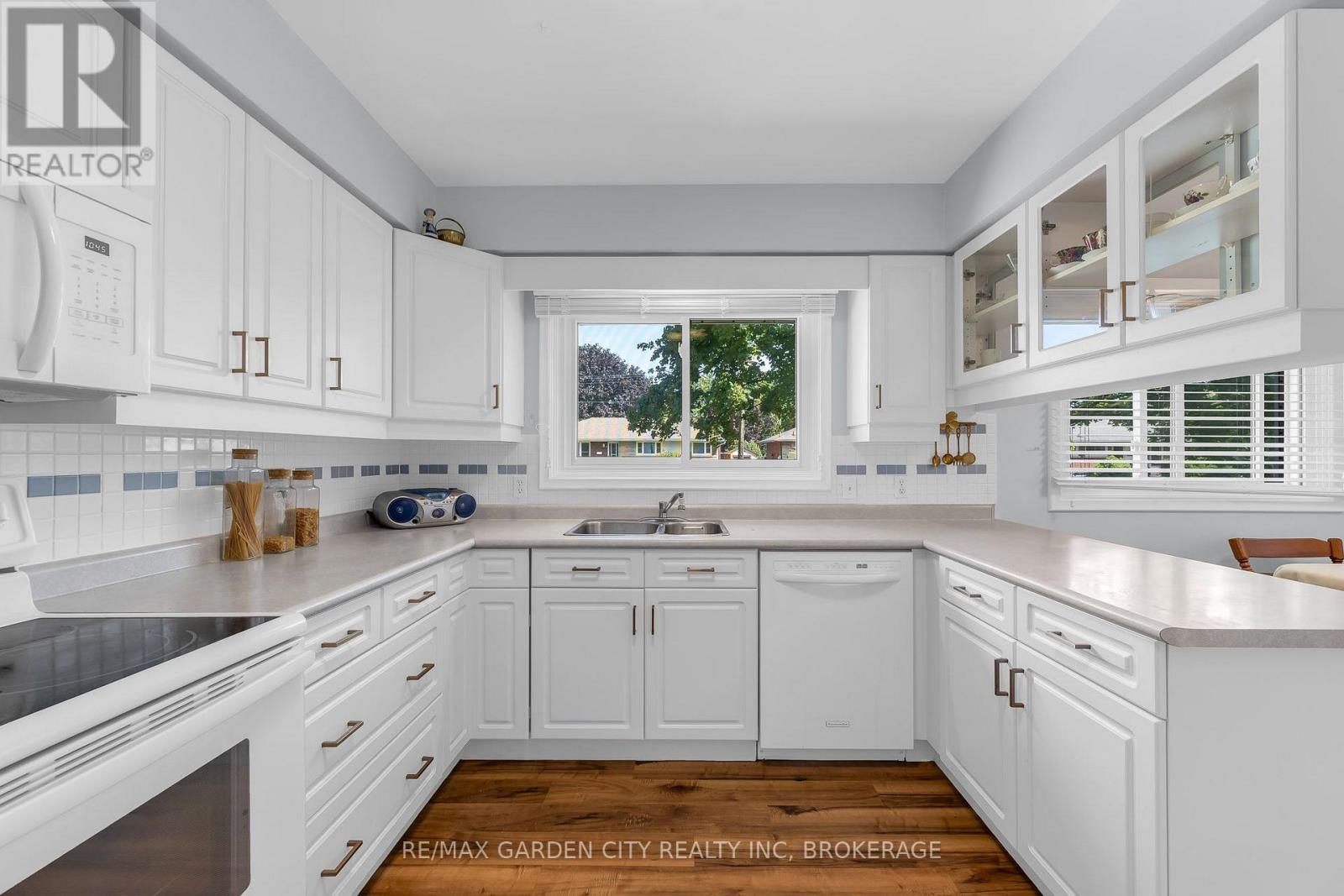 4 Regina Avenue, St. Catharines, Ontario  L2M 3G6 - Photo 4 - X13700352