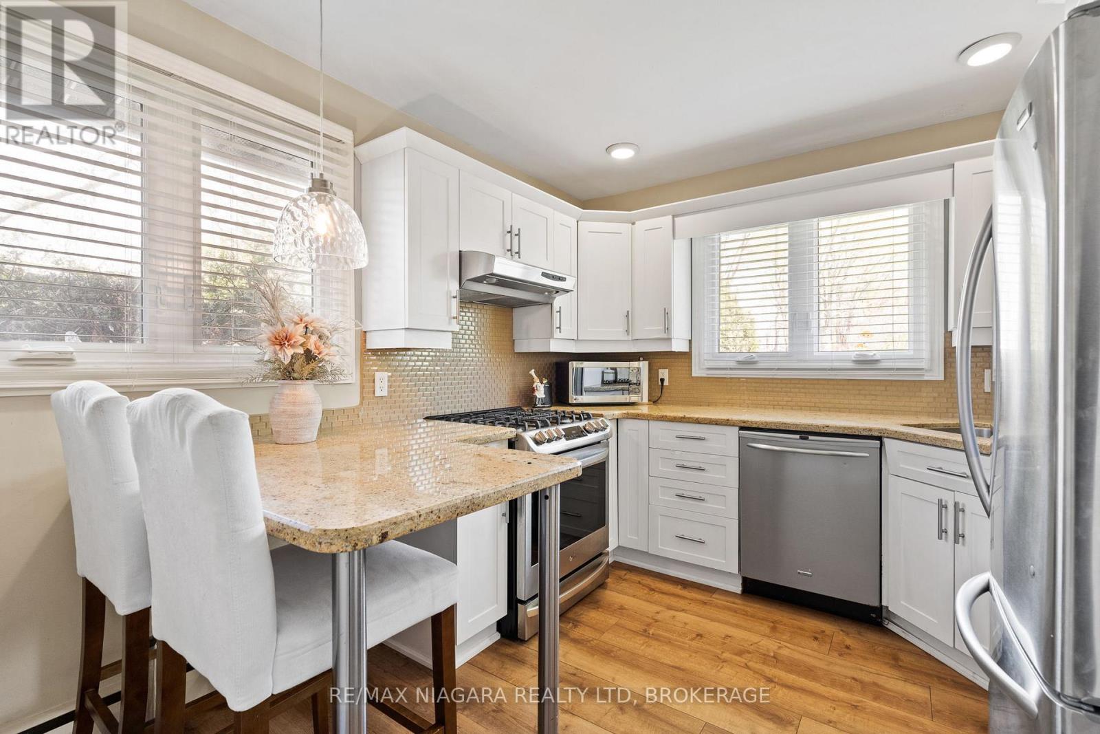 17 Walnut Street, Port Colborne, Ontario  L3K 2T7 - Photo 11 - X13700722