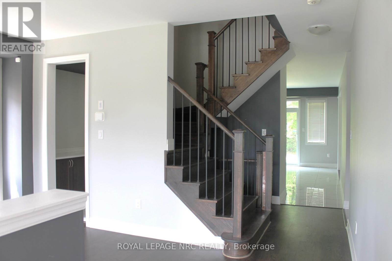 9397 Tallgrass Avenue, Niagara Falls, Ontario  L2G 0Y2 - Photo 4 - X13700932