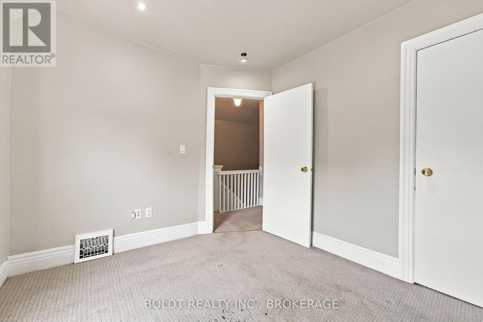 38 Mars Avenue, Hamilton, Ontario  L8L 3V8 - Photo 18 - X13702772