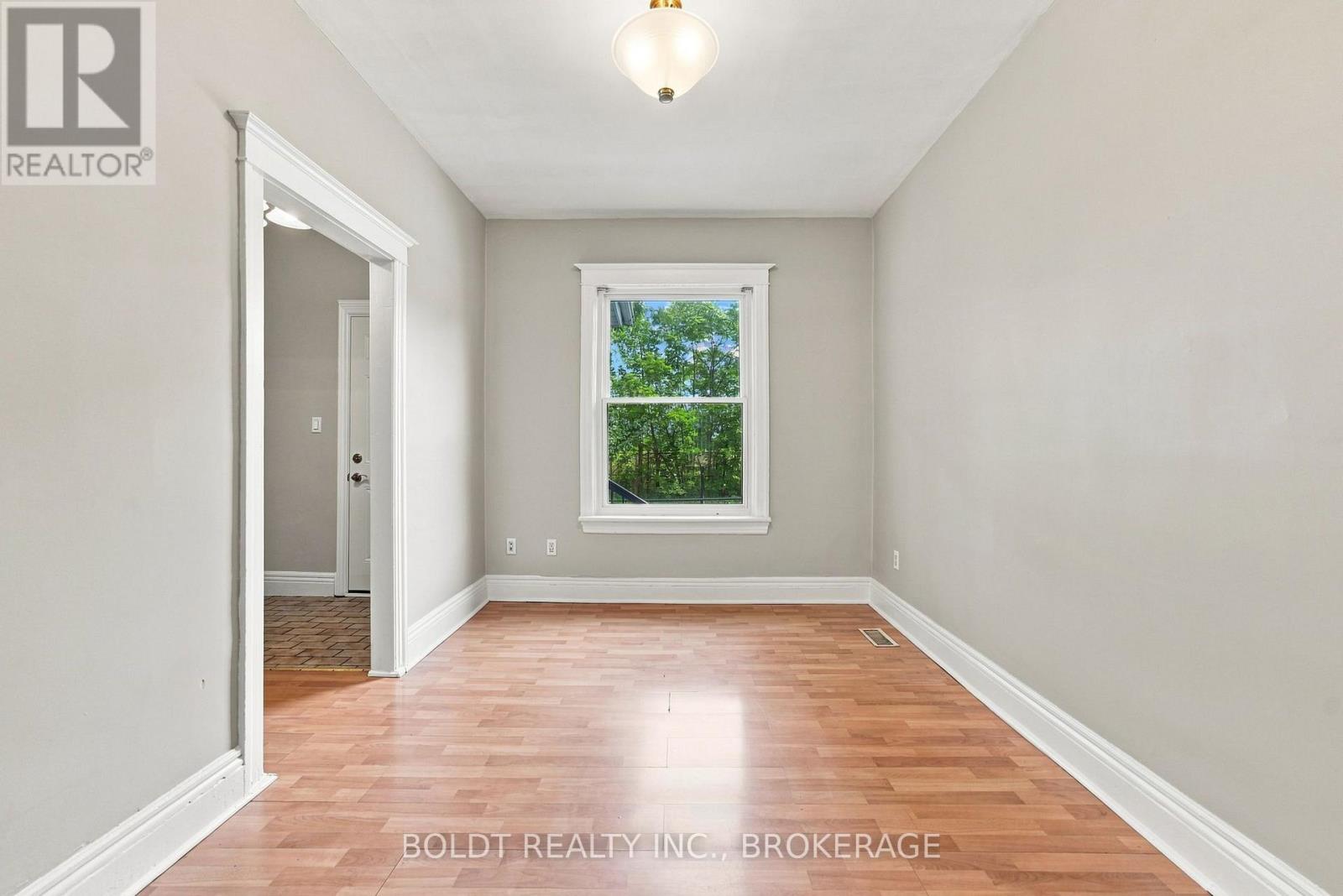38 Mars Avenue, Hamilton, Ontario  L8L 3V8 - Photo 7 - X13702772