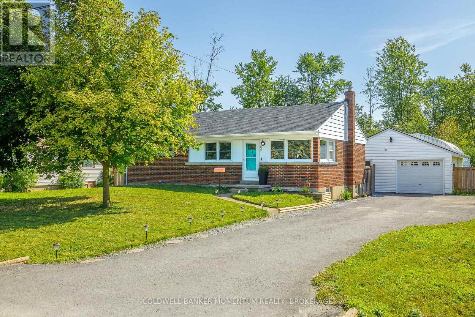 1300 Spears Road, Fort Erie, Ontario  L2A 4N3 - Photo 2 - X13703146
