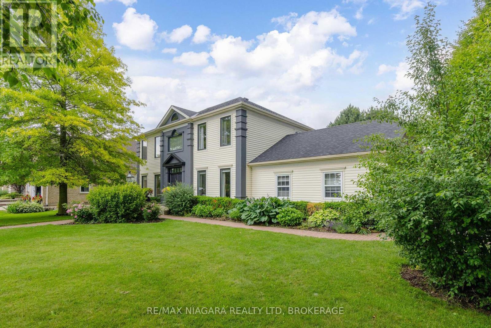 8056 Cathedral Drive, Niagara Falls, Ontario  L2H 2Z2 - Photo 2 - X13703606
