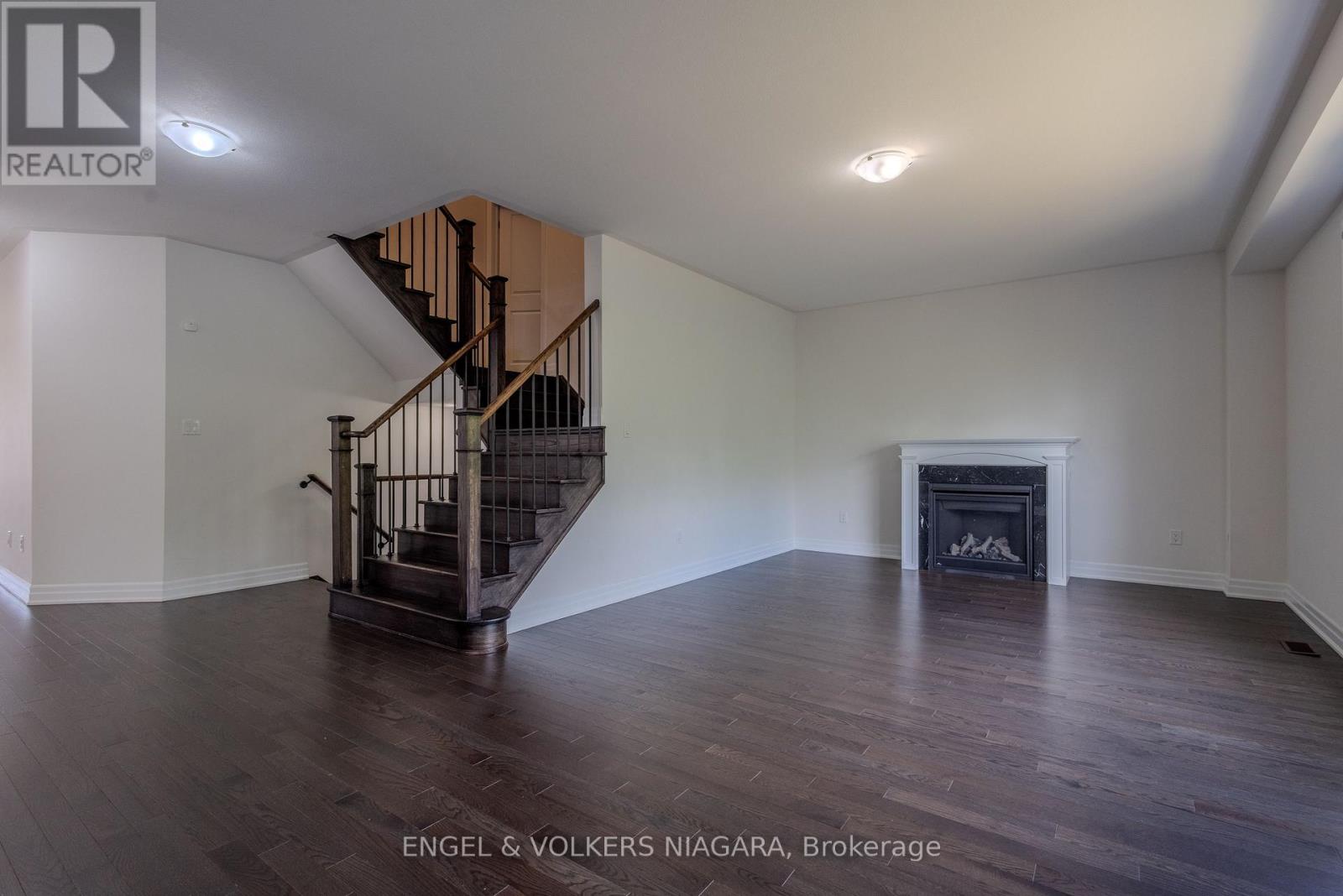 9218 White Oak Avenue, Niagara Falls, Ontario  L2G 0E9 - Photo 11 - X13703950