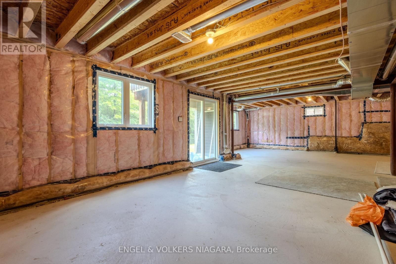 9218 White Oak Avenue, Niagara Falls, Ontario  L2G 0E9 - Photo 37 - X13703950