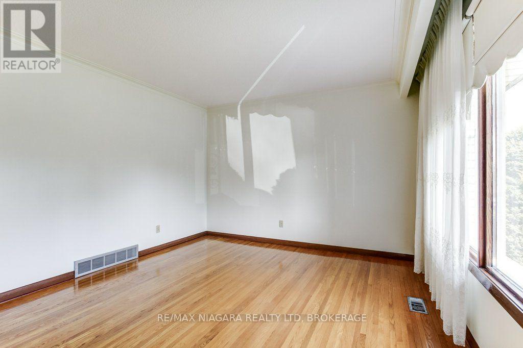 19 Eastdale Crescent, Welland, Ontario  L3B 1E6 - Photo 11 - X13704108