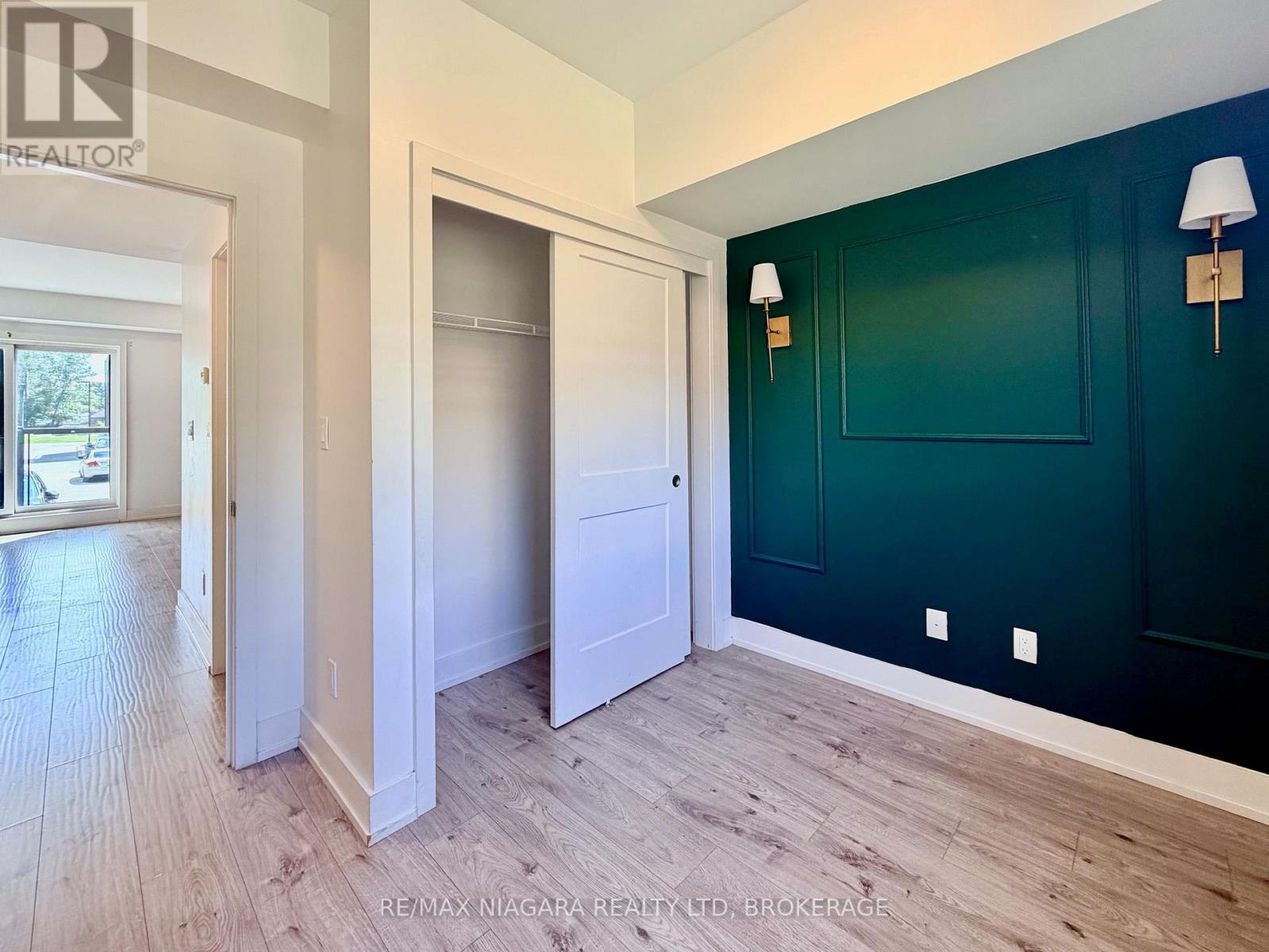 6065 Mcleod Road, Niagara Falls, Ontario  L2G 0Z7 - Photo 11 - X13704216