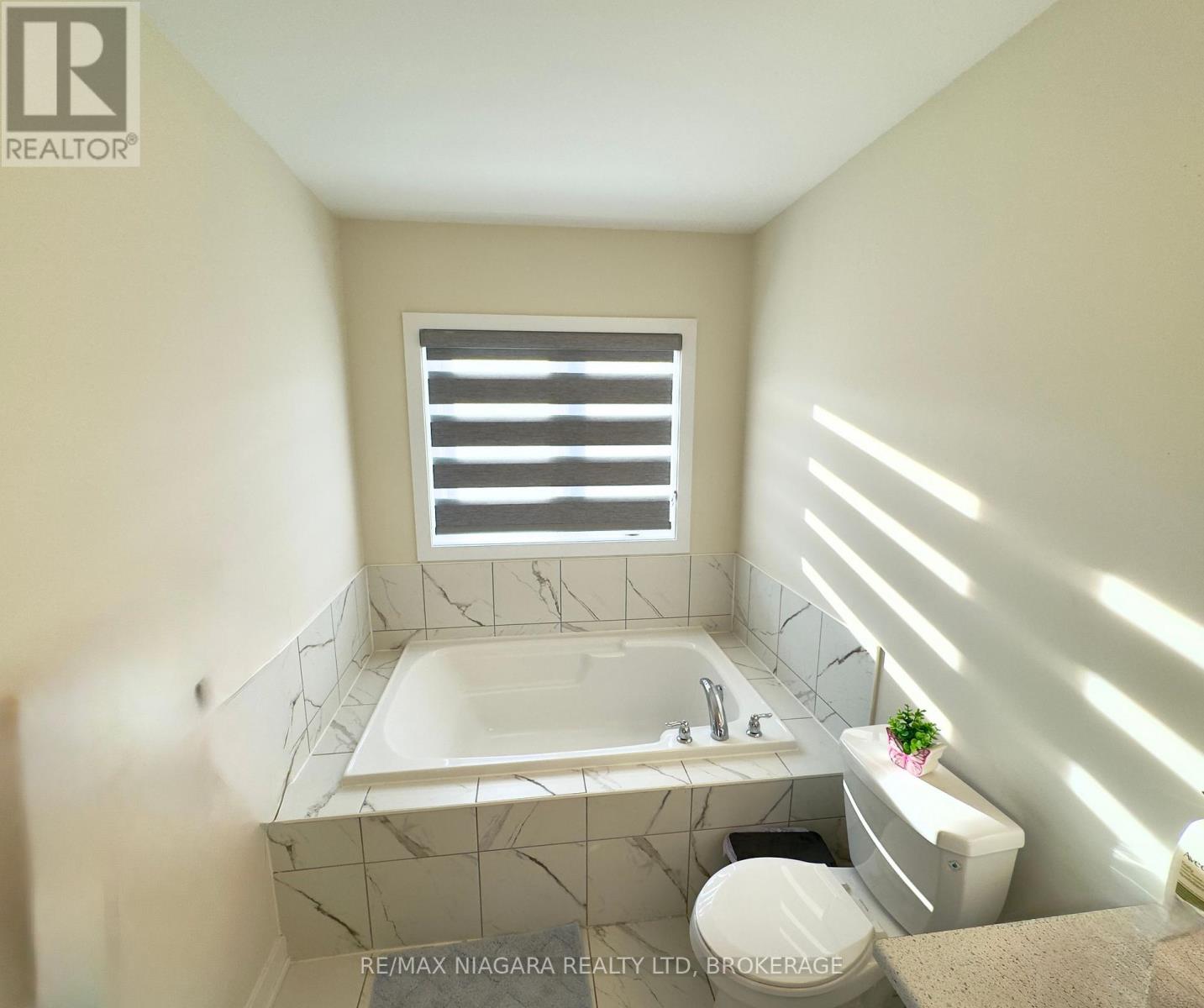 Upper - 21 Keelson Street, Welland, Ontario  L3B 0M2 - Photo 10 - X13704304