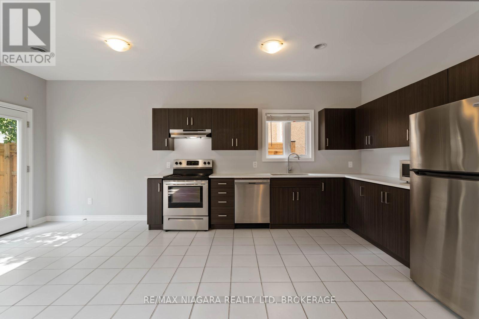 81 Grove Street, Welland, Ontario  L3B 4B3 - Photo 13 - X13704646