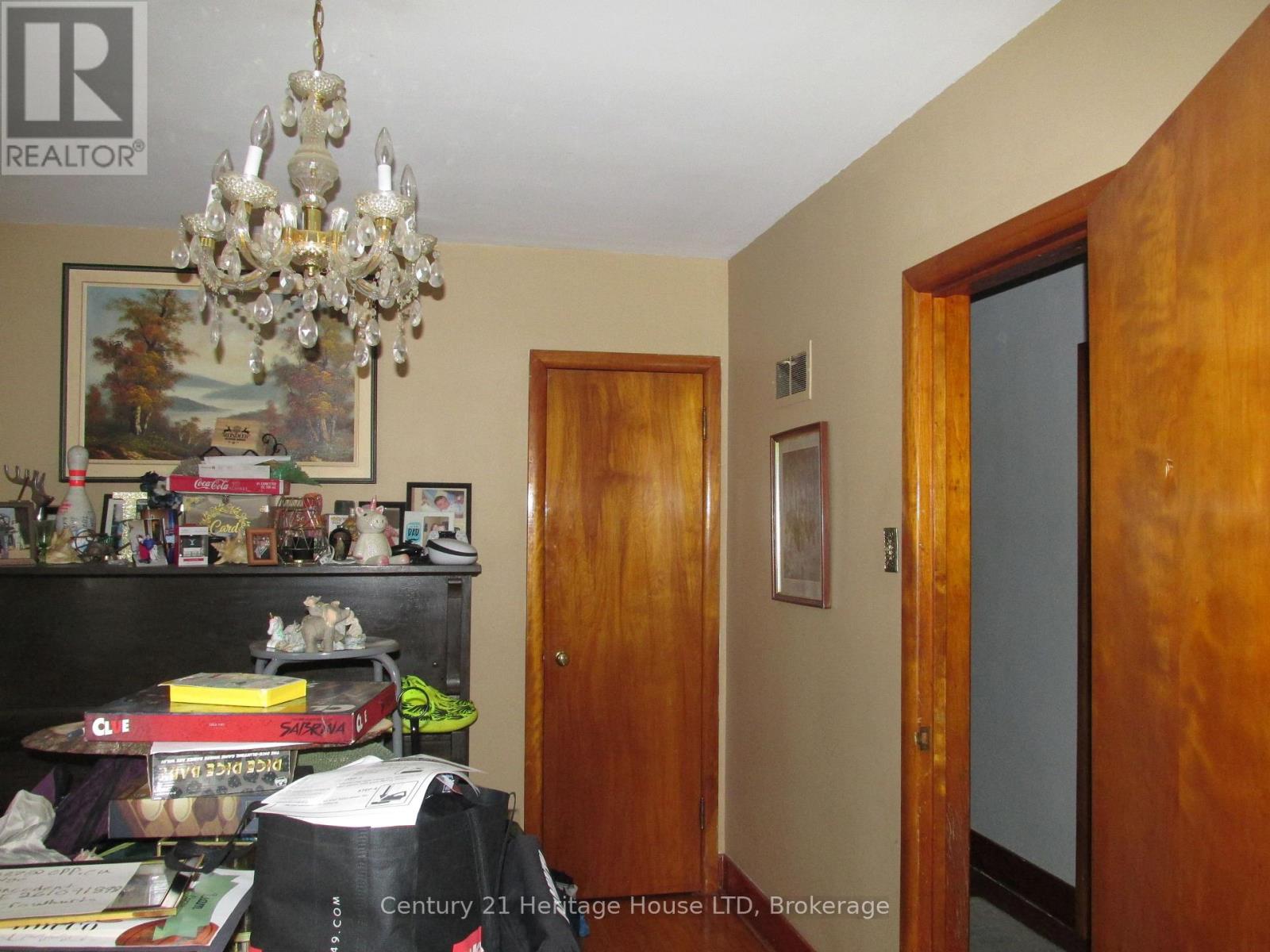 3 Melba Road, St. Catharines, Ontario  L2M 4P5 - Photo 7 - X13704918