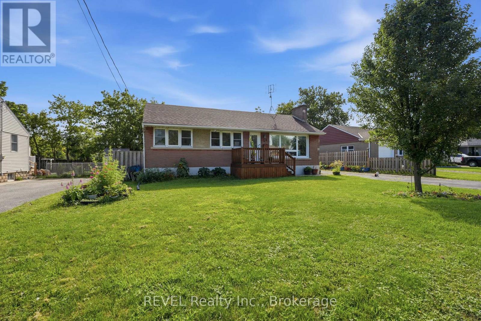 14 Gram Avenue, Welland, Ontario  L3C 1H3 - Photo 2 - X13705266