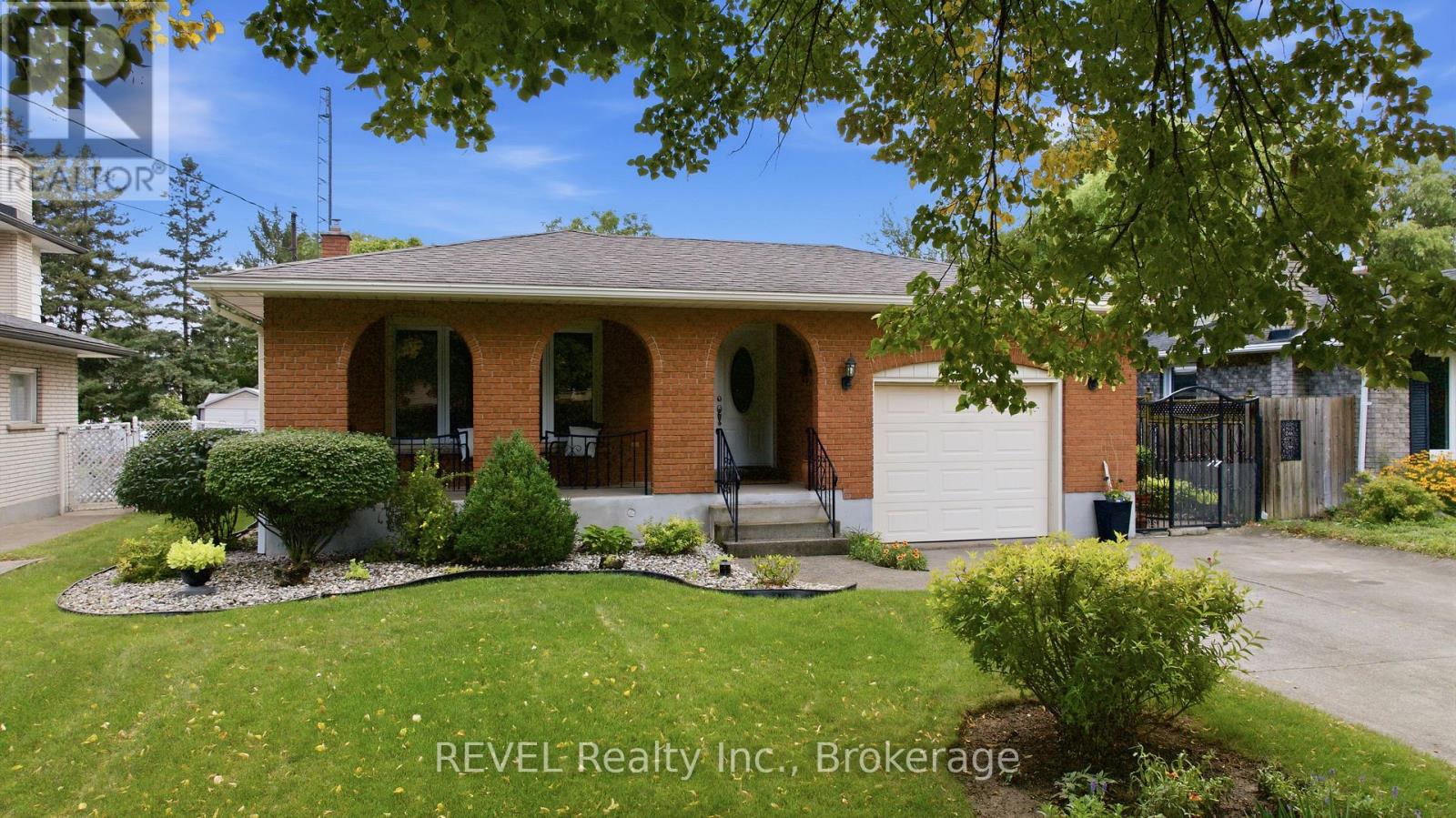 36 Ramsey Street, St. Catharines, Ontario  L2N 2K1 - Photo 3 - X13705406