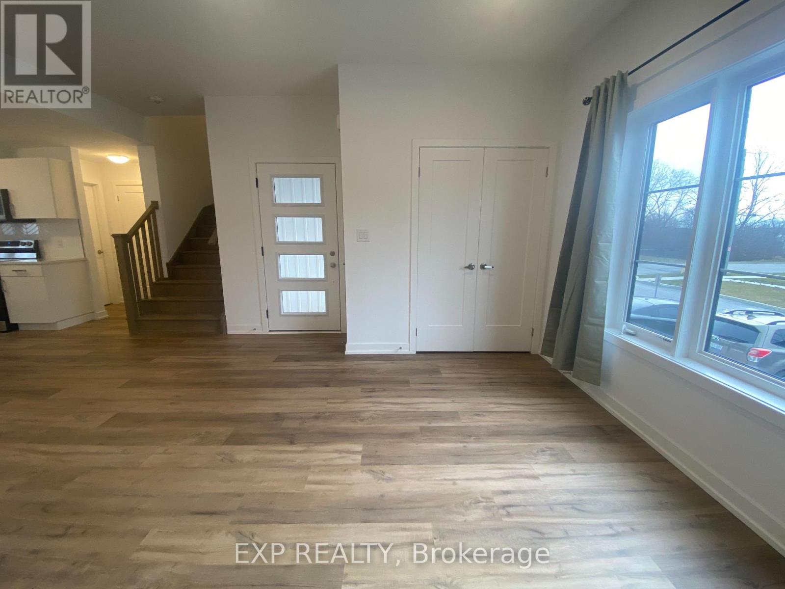 222 - 4263 Fourth Avenue, Niagara Falls, Ontario  L2E 0C2 - Photo 2 - X13705438