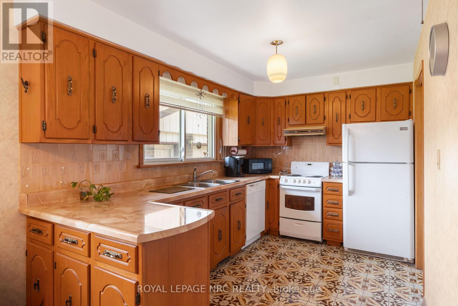 7427 Merritt Avenue, Niagara Falls, Ontario  L2G 5C3 - Photo 7 - X13705468